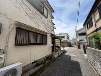 【前面道路含む現地写真】 | 加守町２丁目　中古戸建 | 【オーナーチェンジ物件】現在賃貸中！利回り10.00％！安定した家賃収入が見込める投資用物件です♪