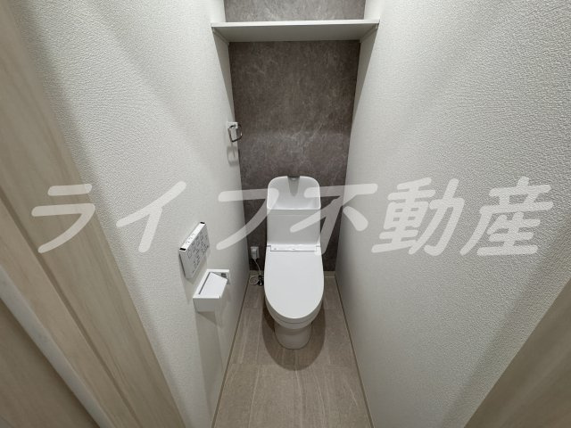フォレストクリエオーレ枚岡壱番館のトイレ|落ち着いた色調のトイレです