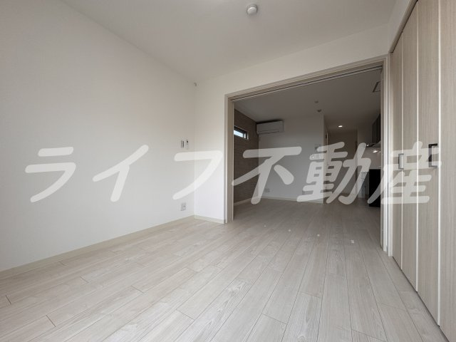 フォレストクリエオーレ枚岡壱番館の洋室|きれいな洋室です