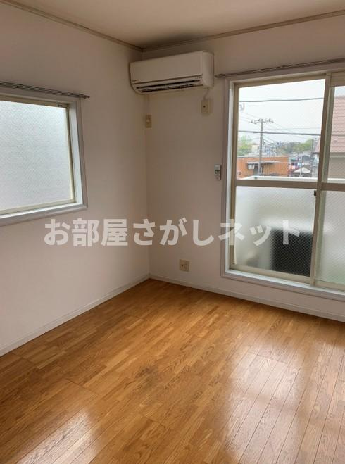 ホワイトシャトレー中野【おとり物件なし】#学生・社会人にオススメ！初期費用分割払いOK！の居間・リビング
