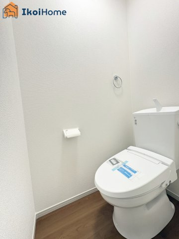 明石市魚住町西岡　全2棟　2号棟　新築戸建のトイレ|【ホームページに現地動画掲載中】●年中無休：当日予約可●ウォシュレット・暖房便座脱臭機能付きトイレ