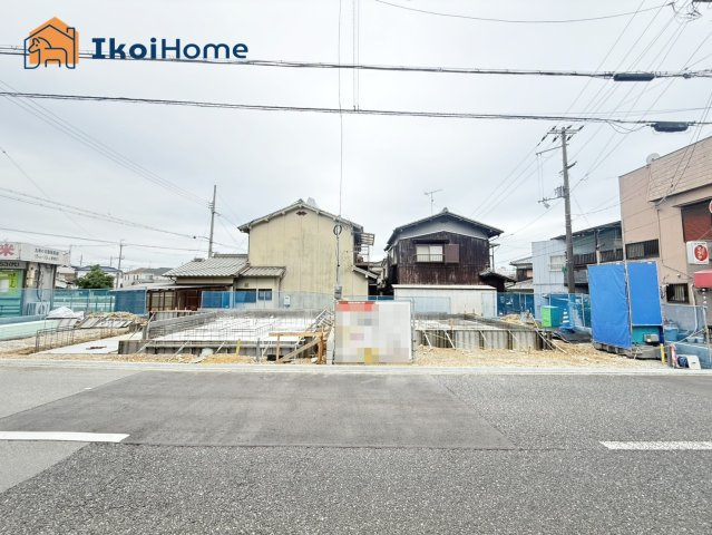明石市魚住町西岡　全2棟　2号棟　新築戸建の駐車場|～ご見学に関して～平日や夜間でもご案内可能。決まったお時間で身動きが取れない方も臨機応変に対応します