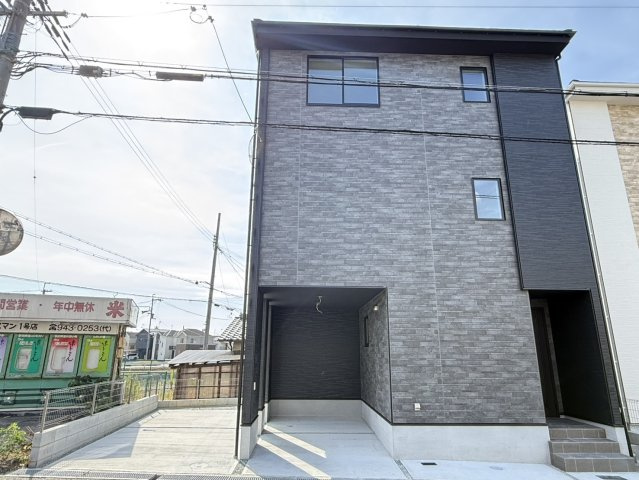 明石市魚住町西岡　全2棟　2号棟　新築戸建のエントランス|【ホームページに現地動画掲載中】●年中無休：当日予約可●平日や夜間もご案内可能。臨機応変に対応します