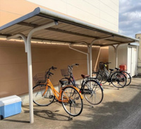 屋根付き駐輪場完備