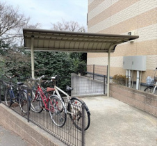 屋根付き自転車置き場