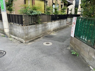 物件入口狭い　※軽自動車も無理