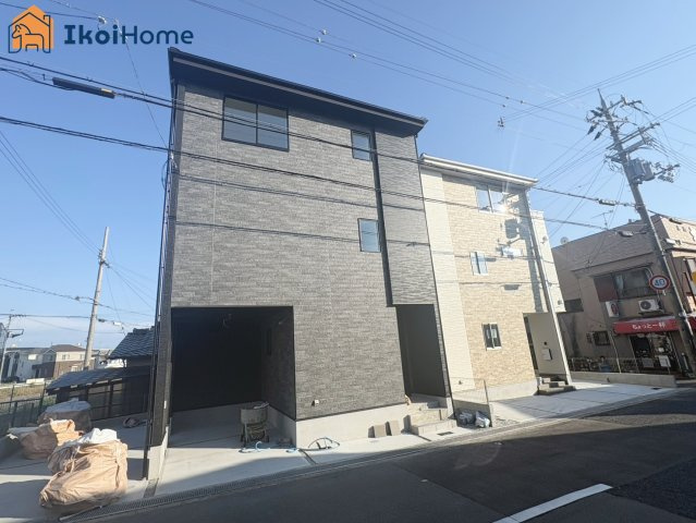 明石市魚住町西岡　全2棟　1号棟　新築戸建の前面道路含む現地写真|●年中無休：当日予約可●西区、垂水区、明石市初。弊社は契約前に新築戸建の住宅診断を無料で行っています