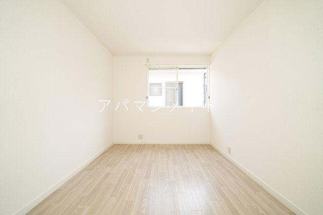 【寝室】 | タチカワテラスハウス | 使い勝手のいい寝室です