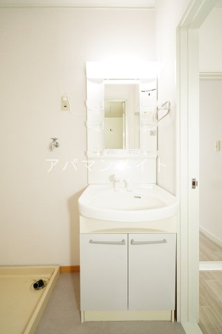 【洗面所】 | タチカワテラスハウス | スペースが確保できる洗面所です