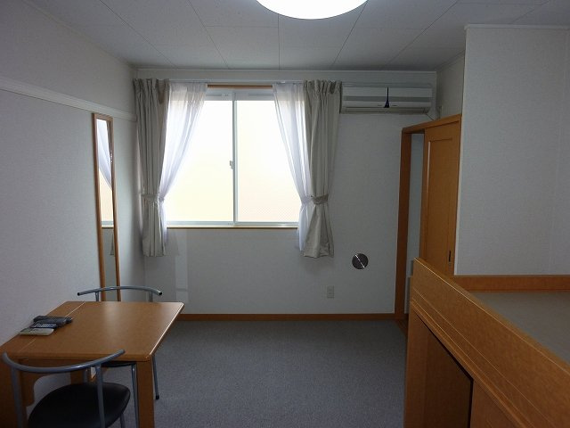 こちらの居間で趣味の時間をお楽しみください