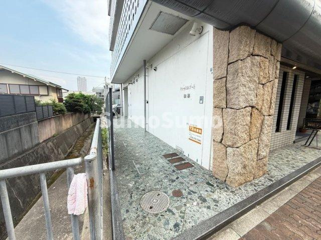 キャッスルアート御影のエントランス