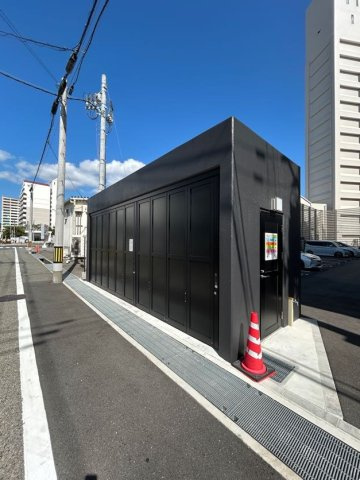 アドバンス神戸パーチェの駐車場