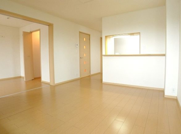 ゆったり過ごせる居間です