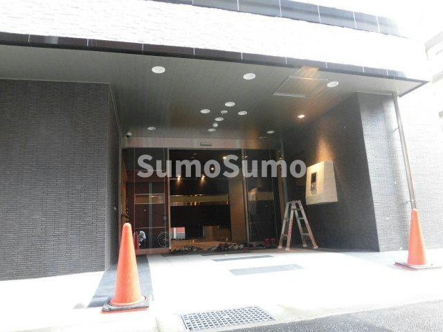 エステムコート三宮駅前Ⅲマジェスティのエントランス