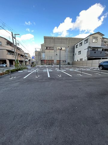 エスリード大阪ラ・リュールの駐車場|駐車場完備です