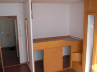 落ち着いて過ごせるお部屋なので、寝室にいかがでしょうか