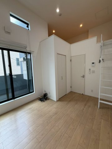 Loft OGの居間・リビング
