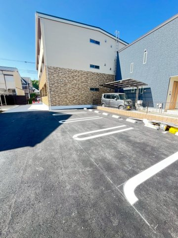フラッフィの駐車場|駐車スペースもあります