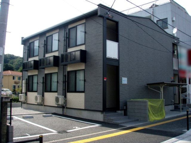 落ち着いた雰囲気の外観です
