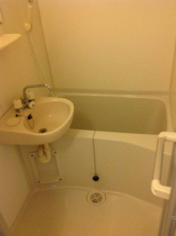 日々の疲れを癒すお風呂付です