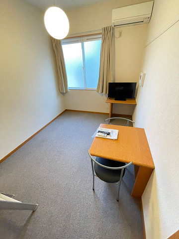 レオパレスアドバンス芦屋の居間・リビング