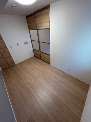アパルトマン大倉山の寝室|落ち着いて過ごせるお部屋なので、寝室にいかがでしょうか