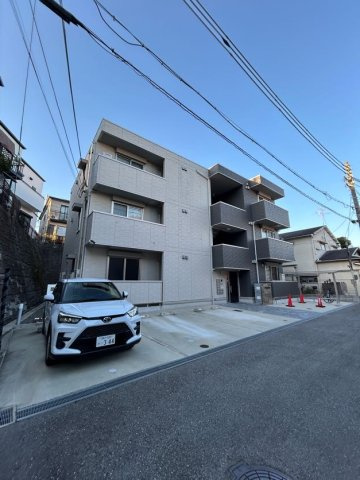 アパルトマン大倉山の外観|落ち着いた雰囲気の外観です