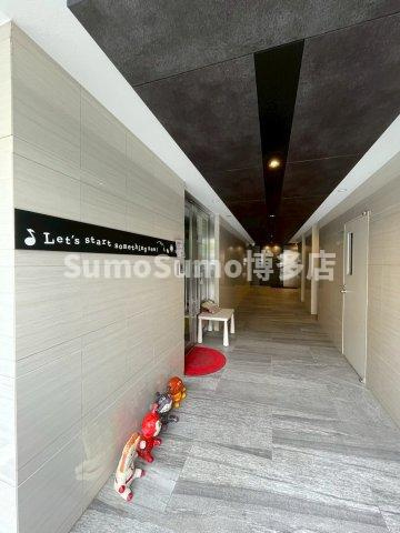 エルヴィータ駅南のエントランス