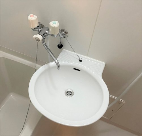 明るい色調の室内です