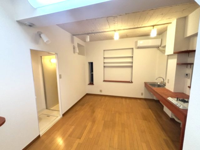 瀧山ビルの寝室