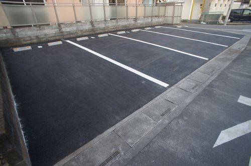 駐車場があるので、車を買う予定の方も安心です
