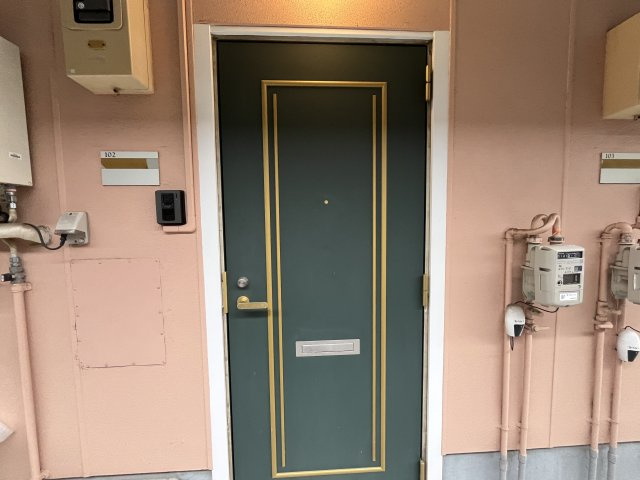 収納もある玄関です