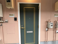 収納もある玄関です