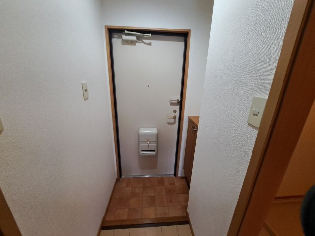 カルム六番町の玄関