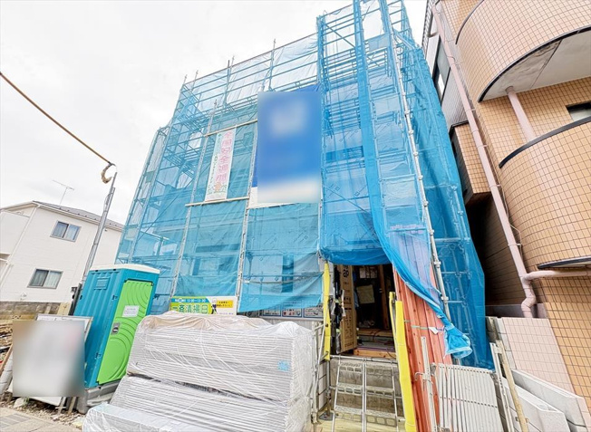 【外観】 | 志木市本町2丁目　新築一戸建住宅　全1棟　(志木本店) | 販売現地／2026年6月5日撮影　
2部屋から出入りできるバルコニーでお洗濯にも便利