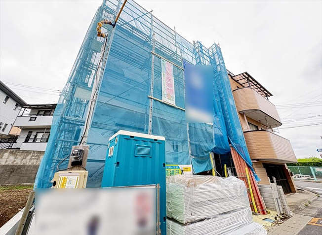 【外観】 | 志木市本町2丁目　新築一戸建住宅　全1棟　(志木本店) | 販売現地／2026年6月5日撮影　
2階は全室6帖以上のゆとりある4LDK