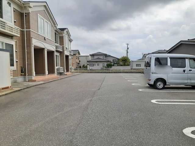 フォルトゥーナの駐車場