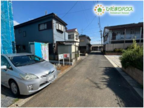 滑川町月輪　新築一戸建て　いろどりアイタウン　01の前面道路含む現地写真