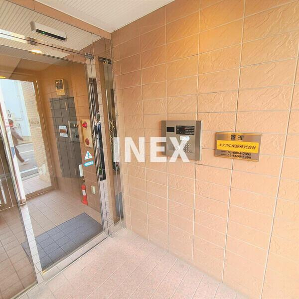 横浜市鶴見区市場大和町の賃貸マンションのエントランス
