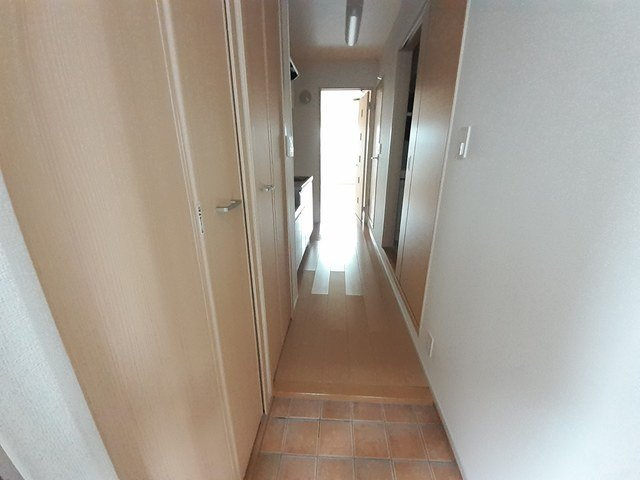 プラシード三宅の玄関
