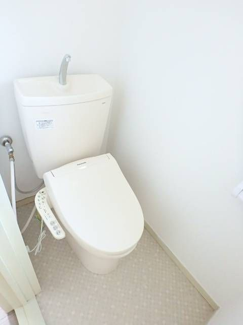 ジュネパレス柏第０６のトイレ|コンパクトで使いやすいトイレです