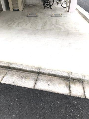 ラヴィエント三ノ輪パークサイドの駐車場