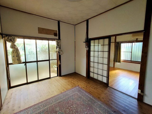 日宇町平家戸建ての洋室