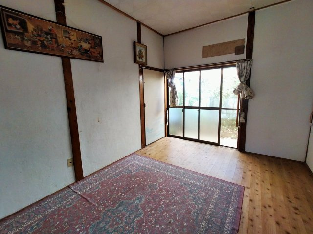 日宇町平家戸建ての洋室