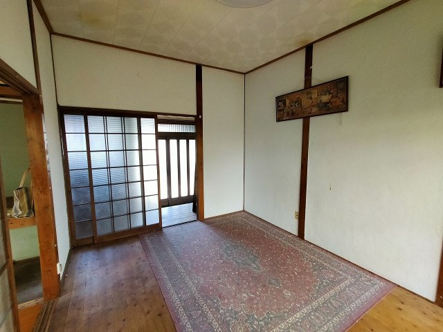 日宇町平家戸建ての洋室
