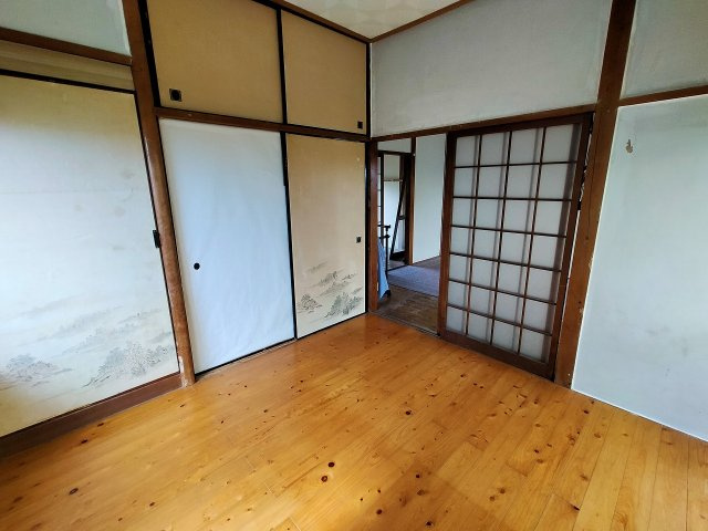 日宇町平家戸建ての洋室