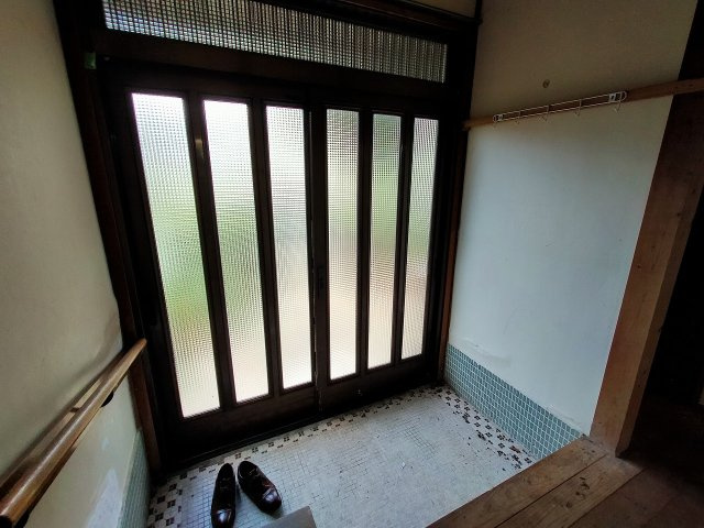 日宇町平家戸建ての玄関