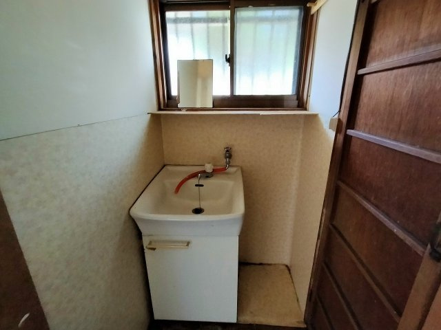 日宇町平家戸建ての洗面所