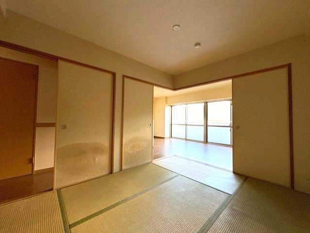 リヴィエール寺内町の和室