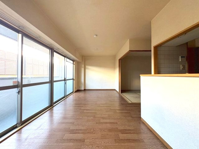 リヴィエール寺内町の居間・リビング